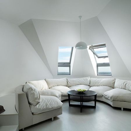 White Attic Apartment Oldenburg Bagian luar foto