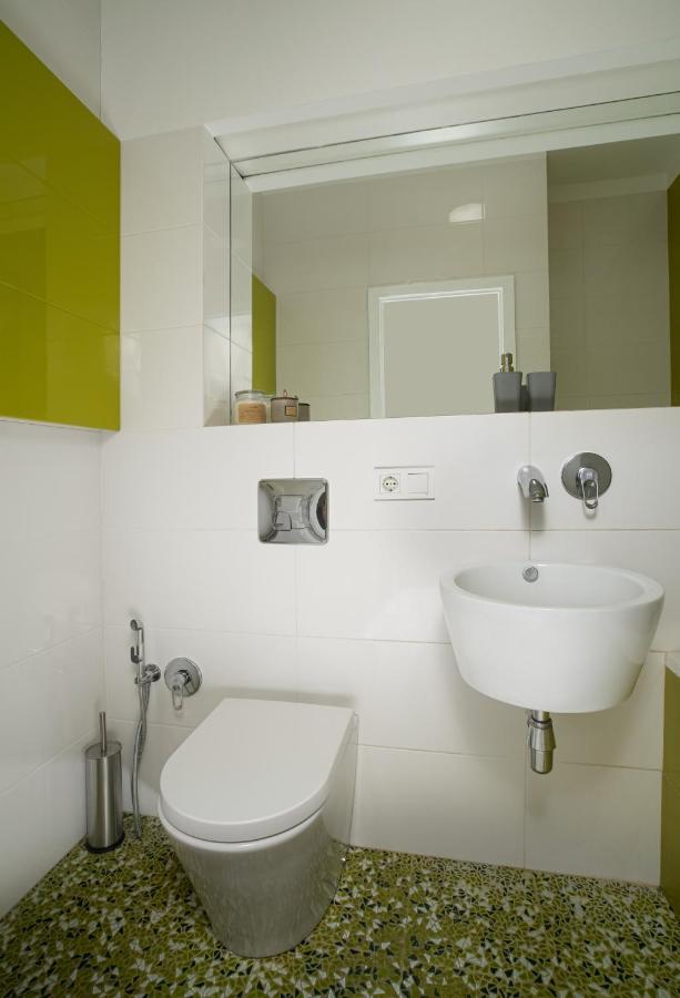 White Attic Apartment Oldenburg Bagian luar foto